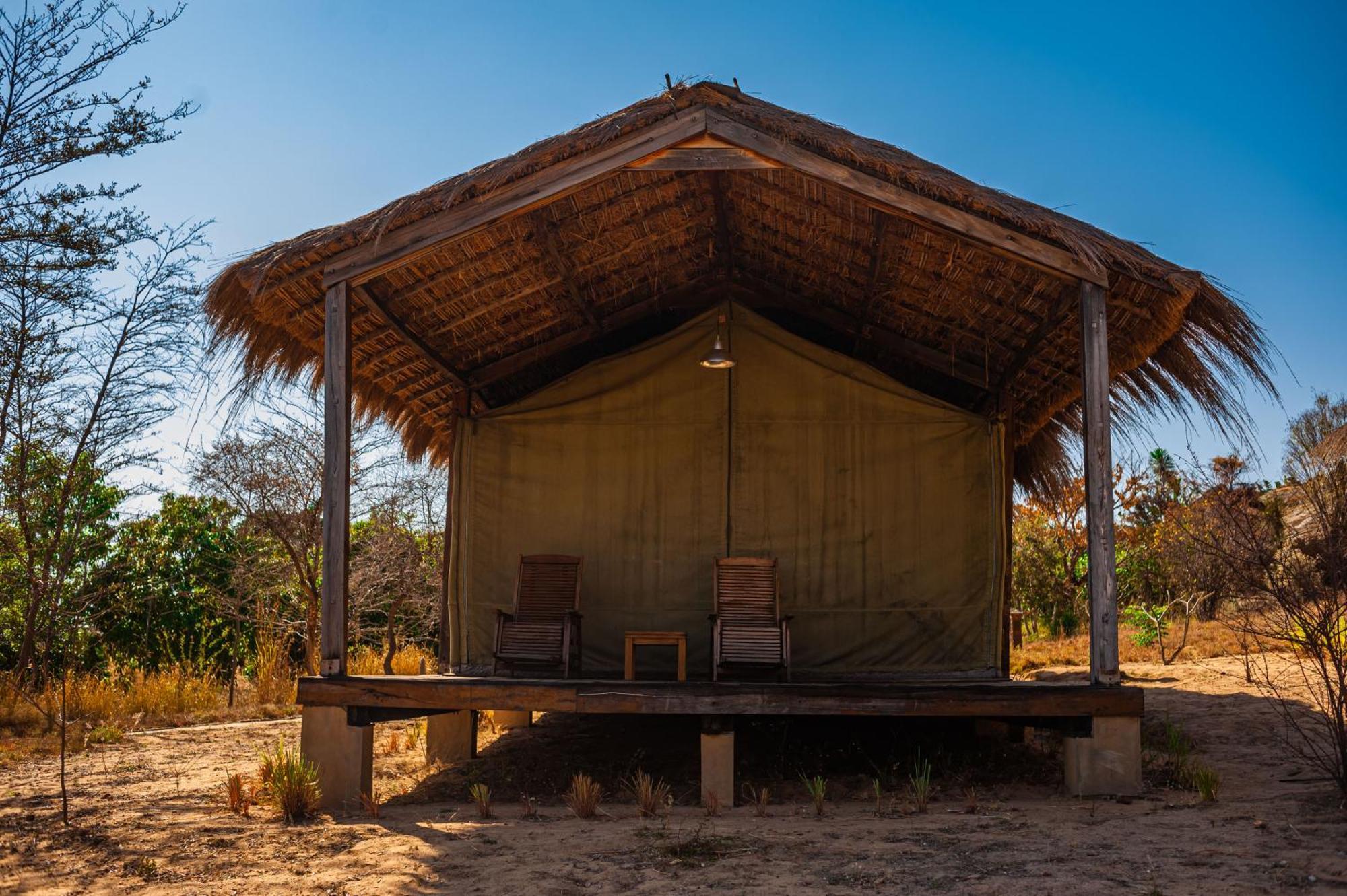Satrana Lodge Ranohira Экстерьер фото