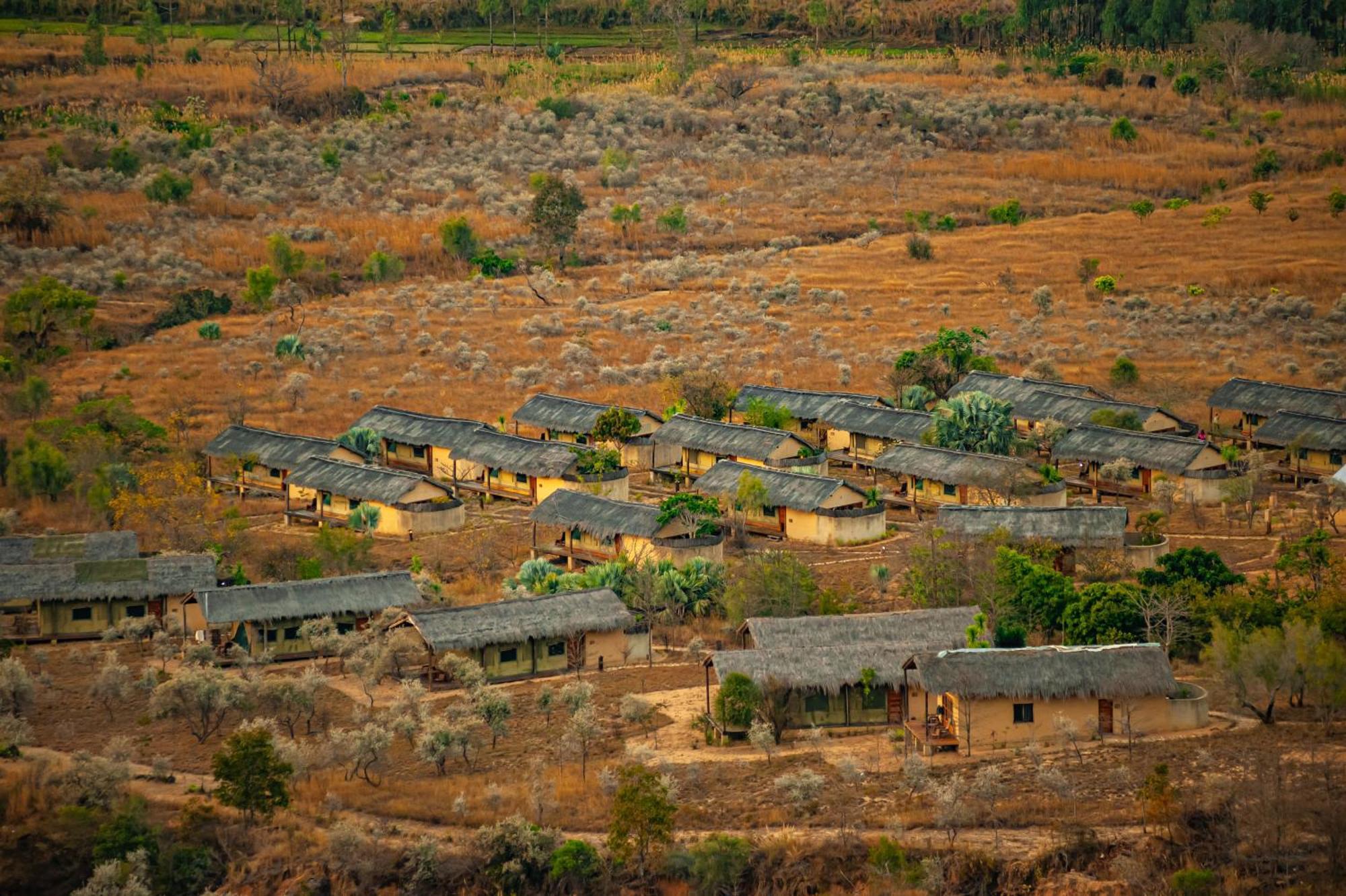 Satrana Lodge Ranohira Экстерьер фото