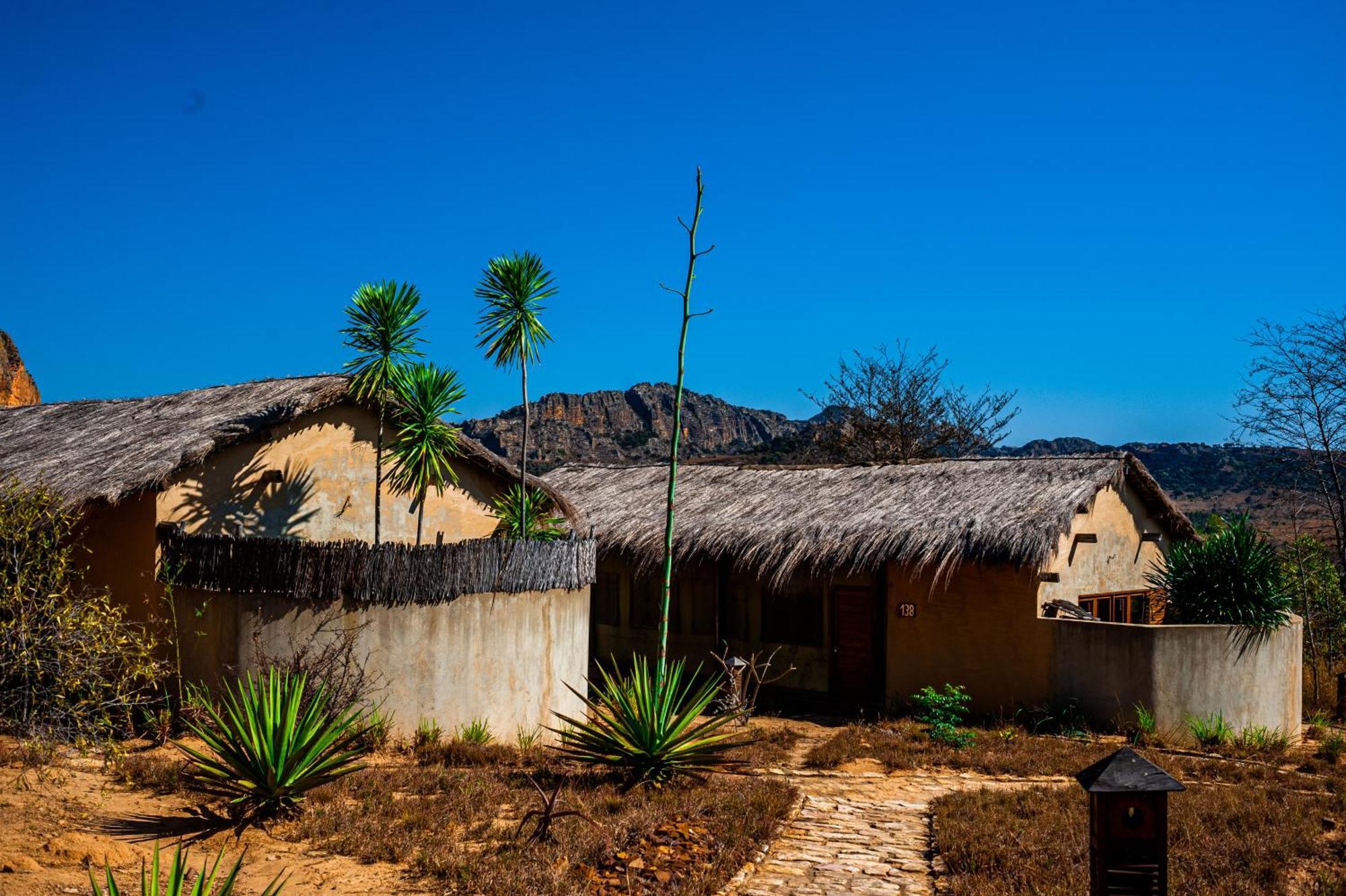 Satrana Lodge Ranohira Экстерьер фото