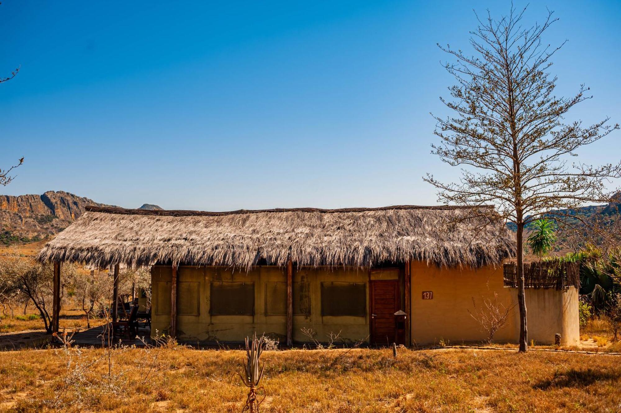 Satrana Lodge Ranohira Экстерьер фото
