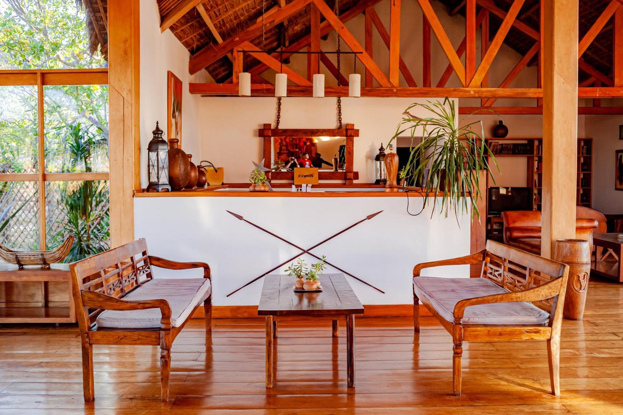 Satrana Lodge Ranohira Экстерьер фото